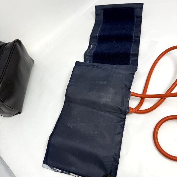 Medline Handheld Aneroid Sphygmomanometer Adult Neoprene Black MDS9388LF TESTED - Picture 5 of 12